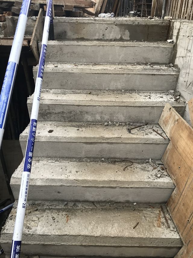 楼梯 rc浇置采倒角施工